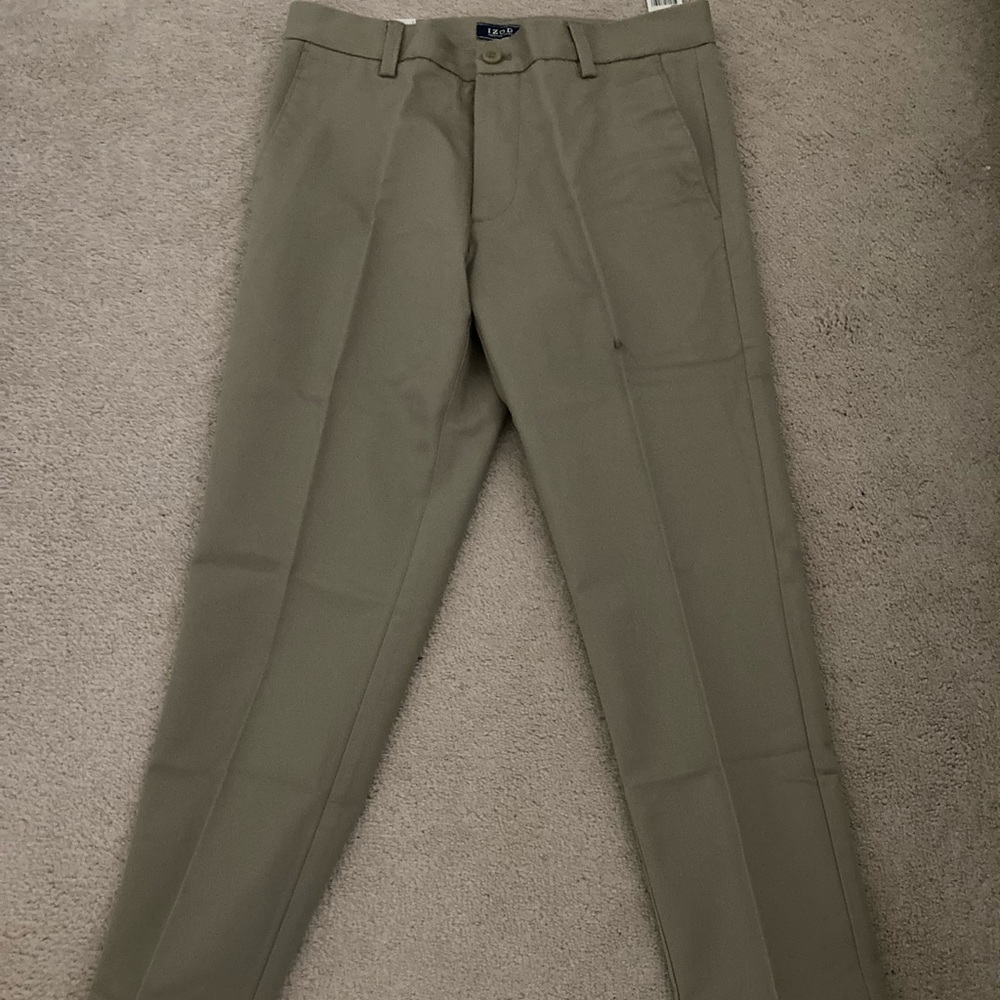 (New) Izod Chino pants 29 waist 30 length slim fit.